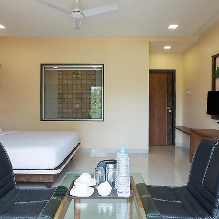 City Palace Resort Lonavala Extérieur photo