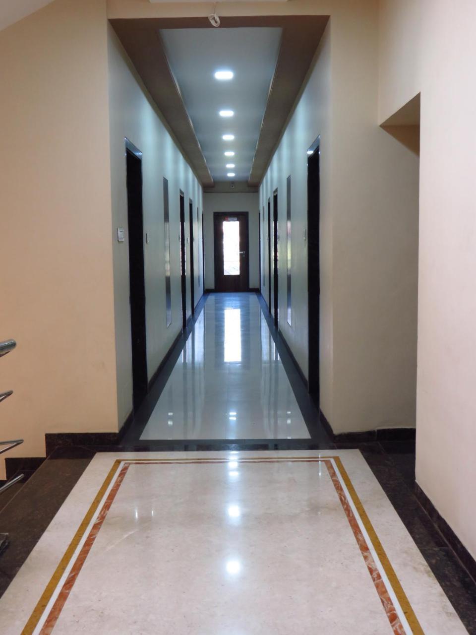City Palace Resort Lonavala Extérieur photo