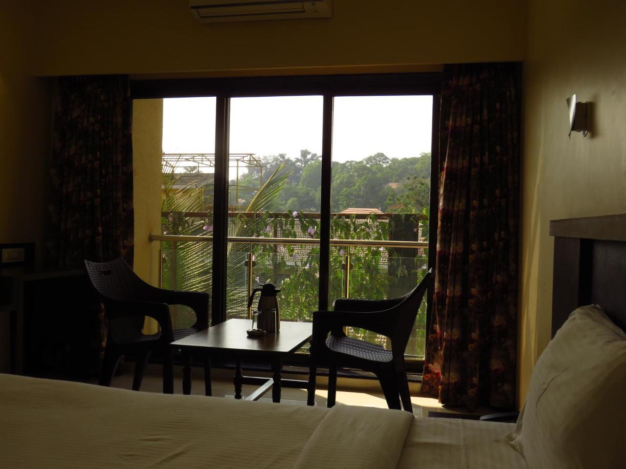 City Palace Resort Lonavala Extérieur photo