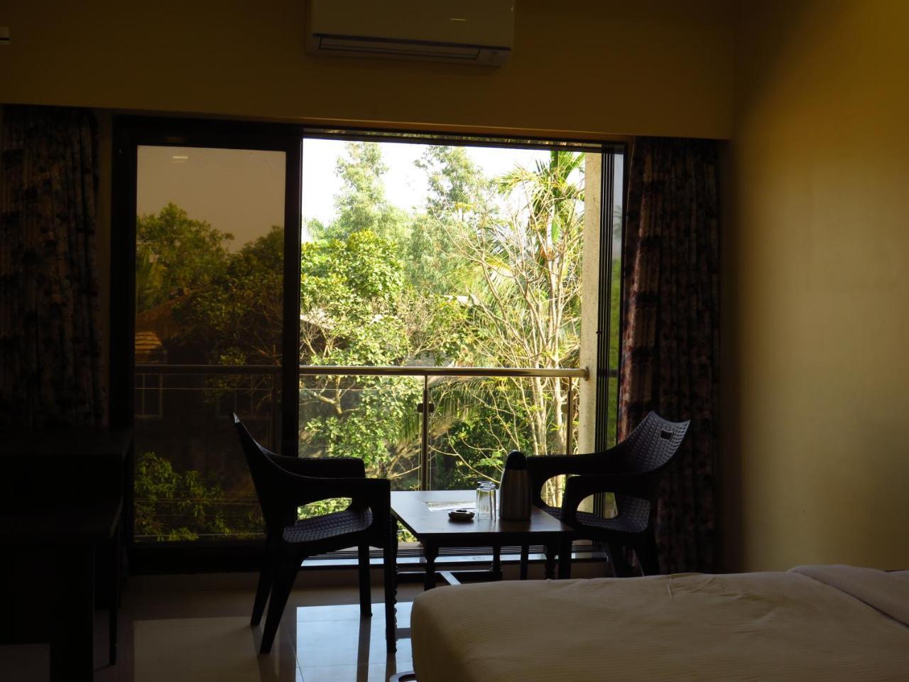 City Palace Resort Lonavala Extérieur photo