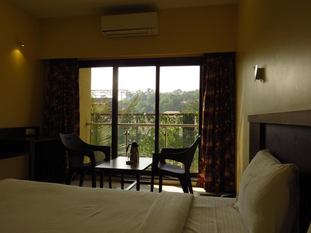 City Palace Resort Lonavala Extérieur photo