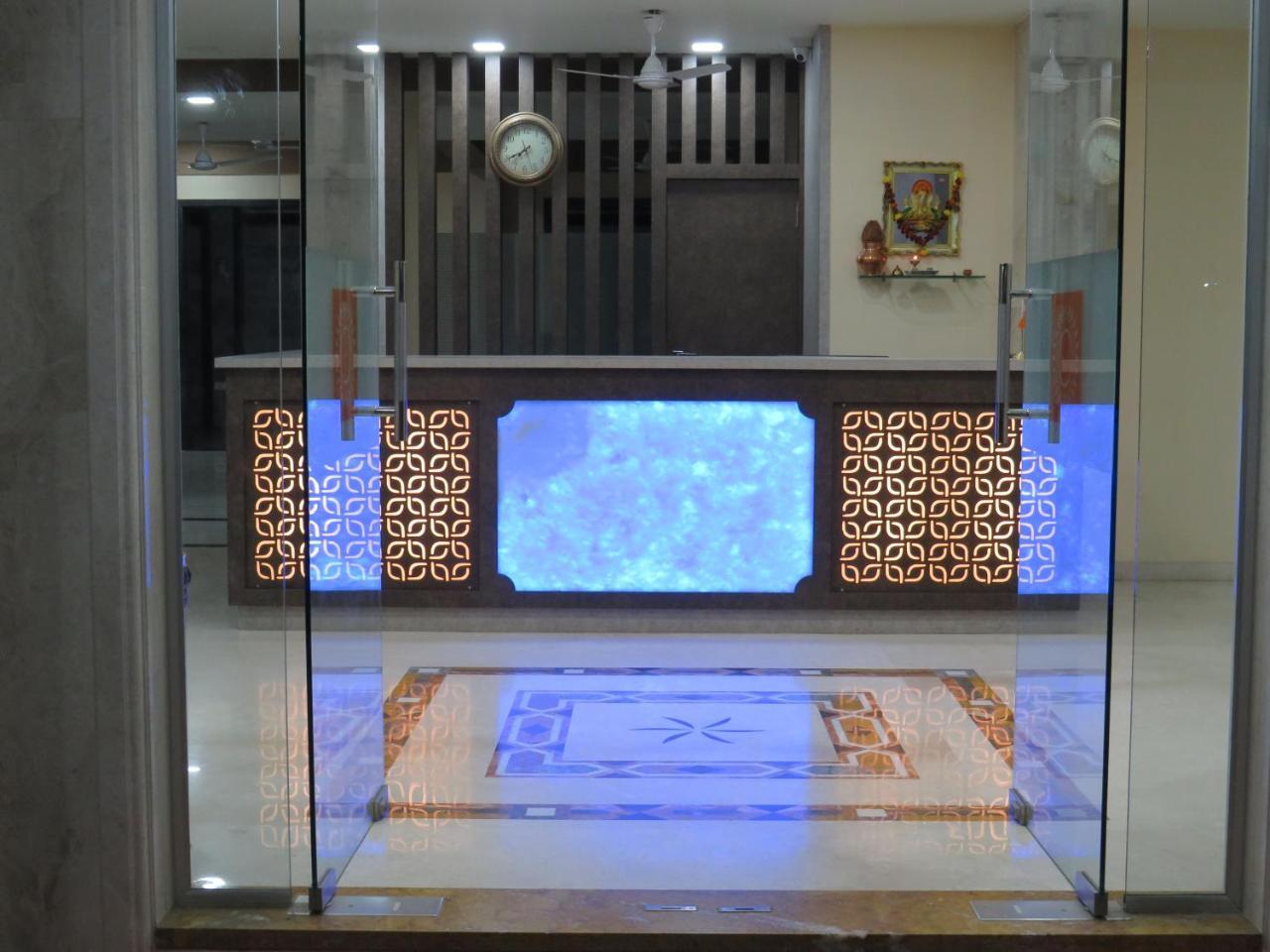 City Palace Resort Lonavala Extérieur photo
