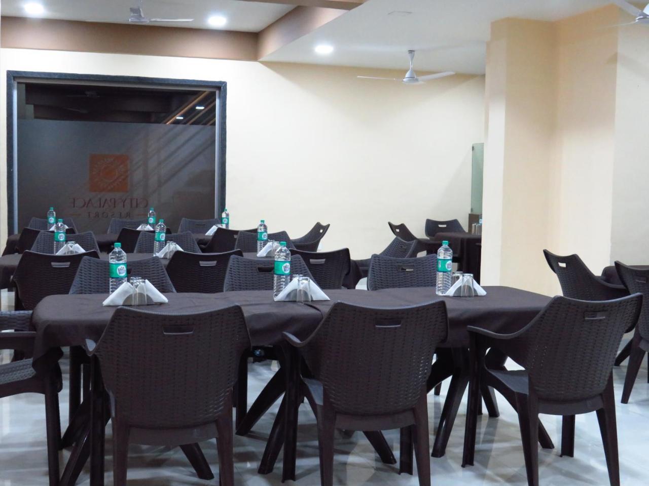 City Palace Resort Lonavala Extérieur photo