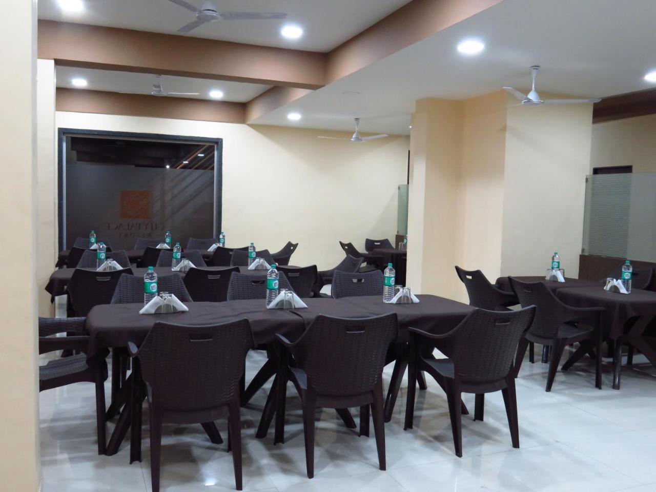 City Palace Resort Lonavala Extérieur photo