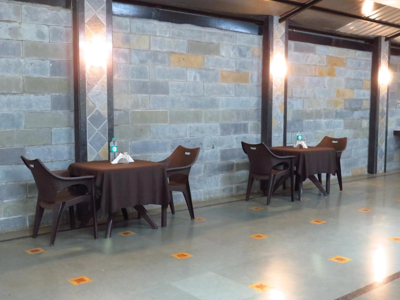 City Palace Resort Lonavala Extérieur photo