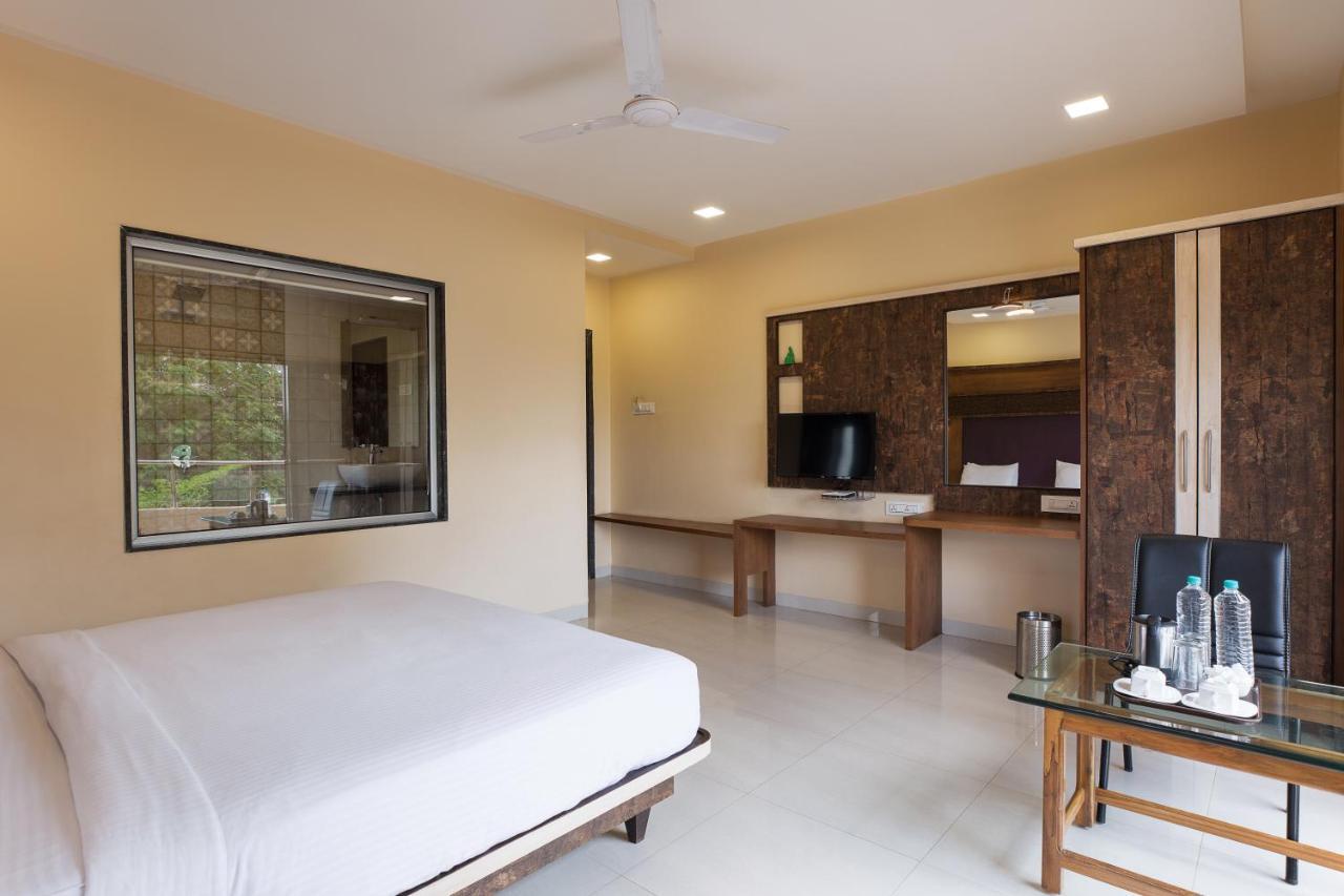 City Palace Resort Lonavala Extérieur photo