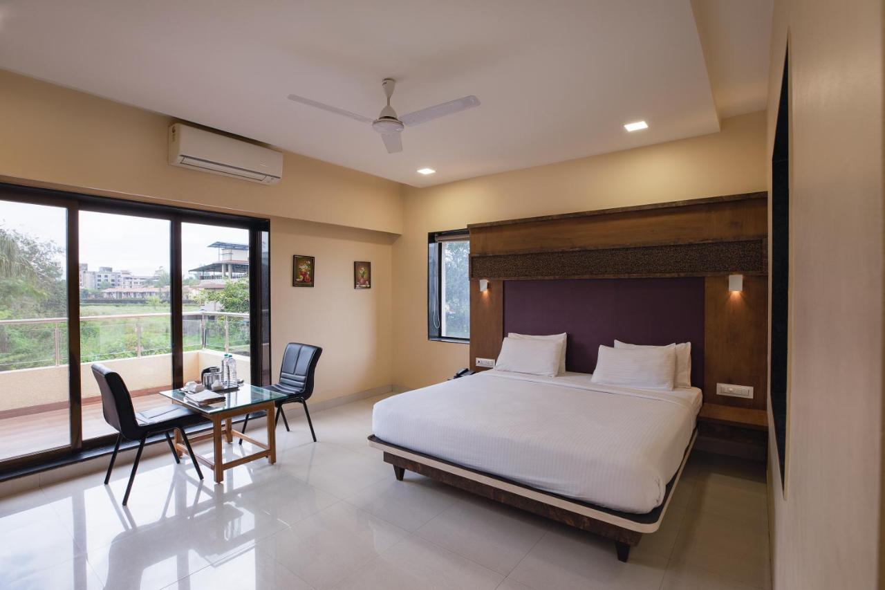 City Palace Resort Lonavala Extérieur photo