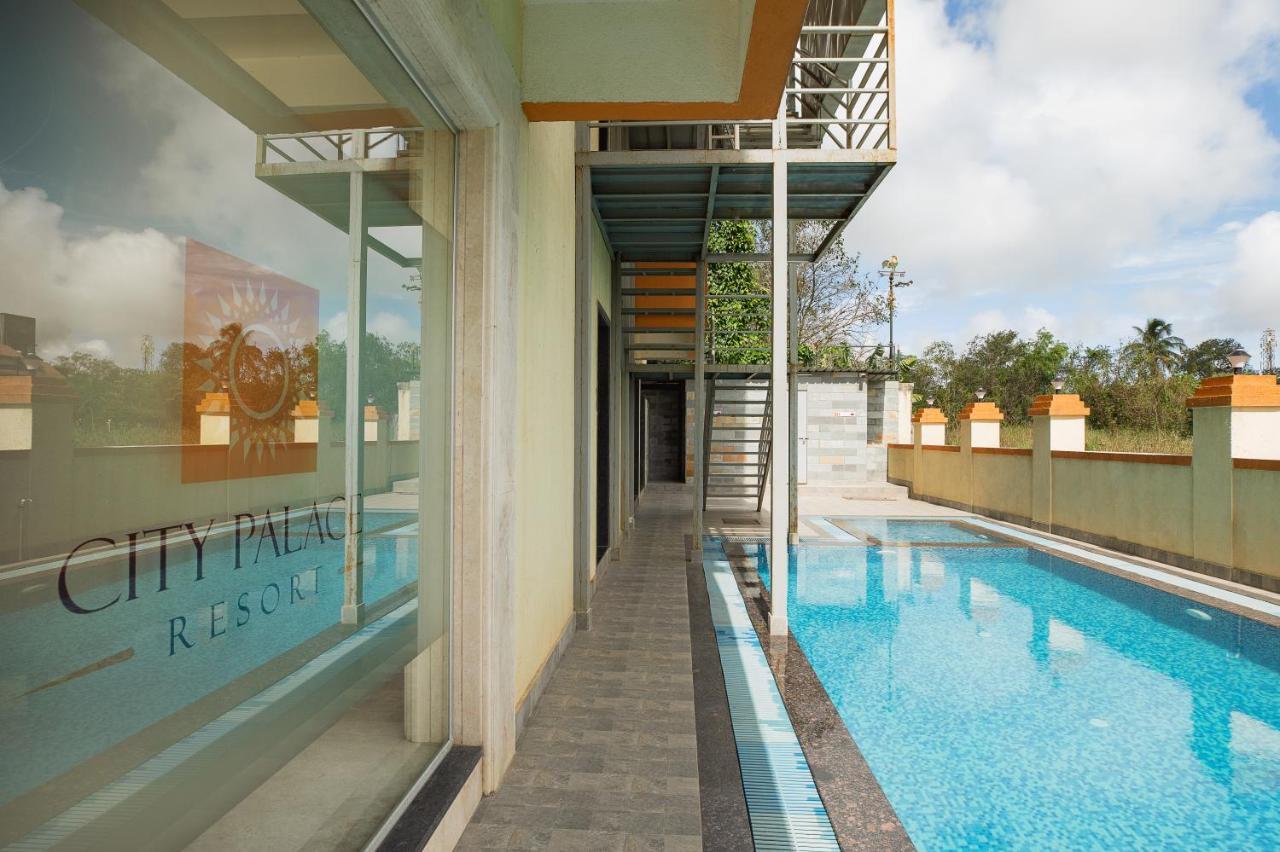 City Palace Resort Lonavala Extérieur photo