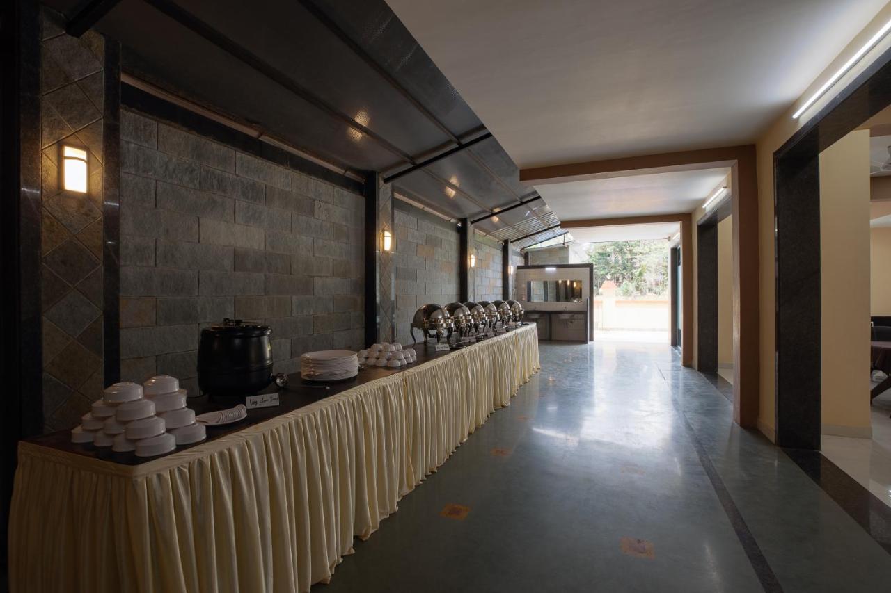City Palace Resort Lonavala Extérieur photo